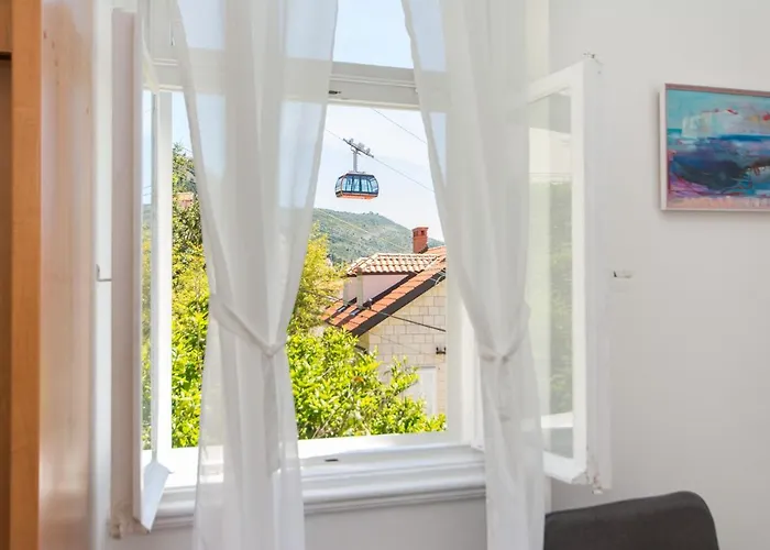 Milka-sea View In Center