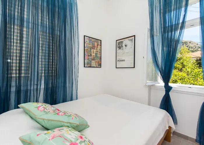 Milka-sea View In Center *