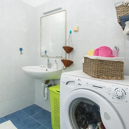 Milka-sea View In Center